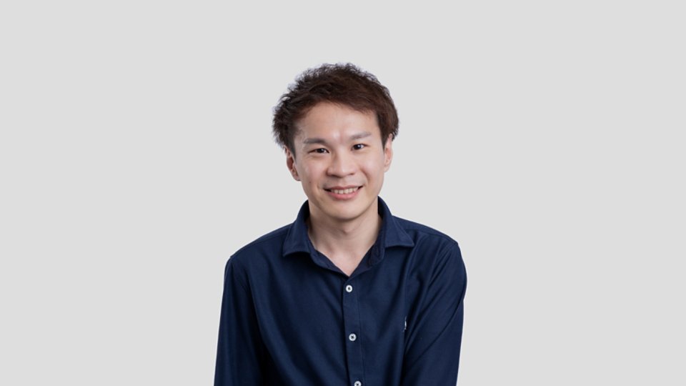 Shigeki Nara portrait - 16x9 format
