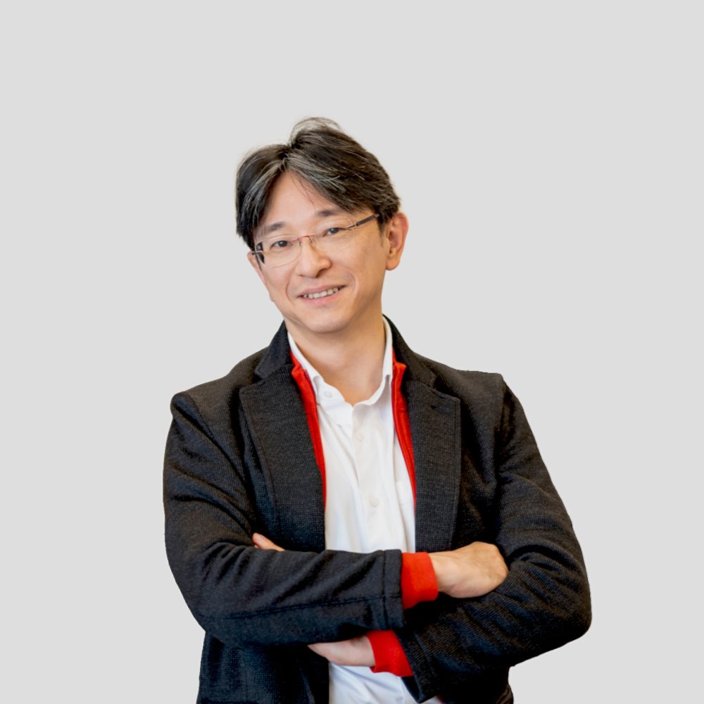 Tomoaki Takemoto portrait - 16x9 format - version 1