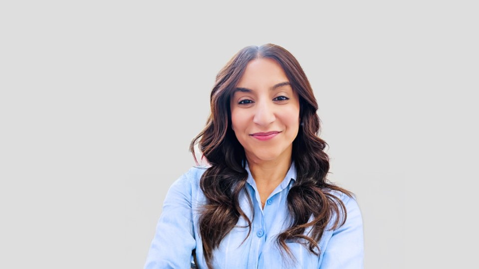 Headshot of Aysha Vaks