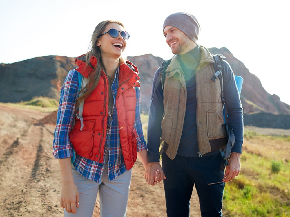 hiking couple holding hands -2