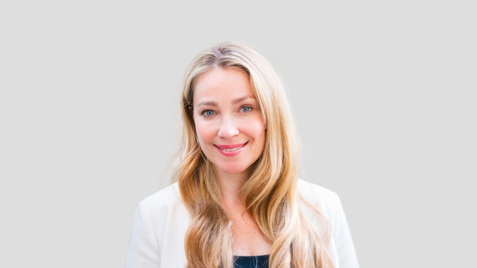 Jessica Frau 16x9 portrait photo