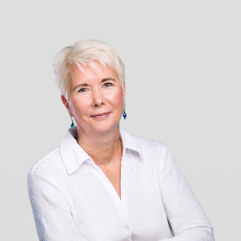 Headshot of Lisa Darr