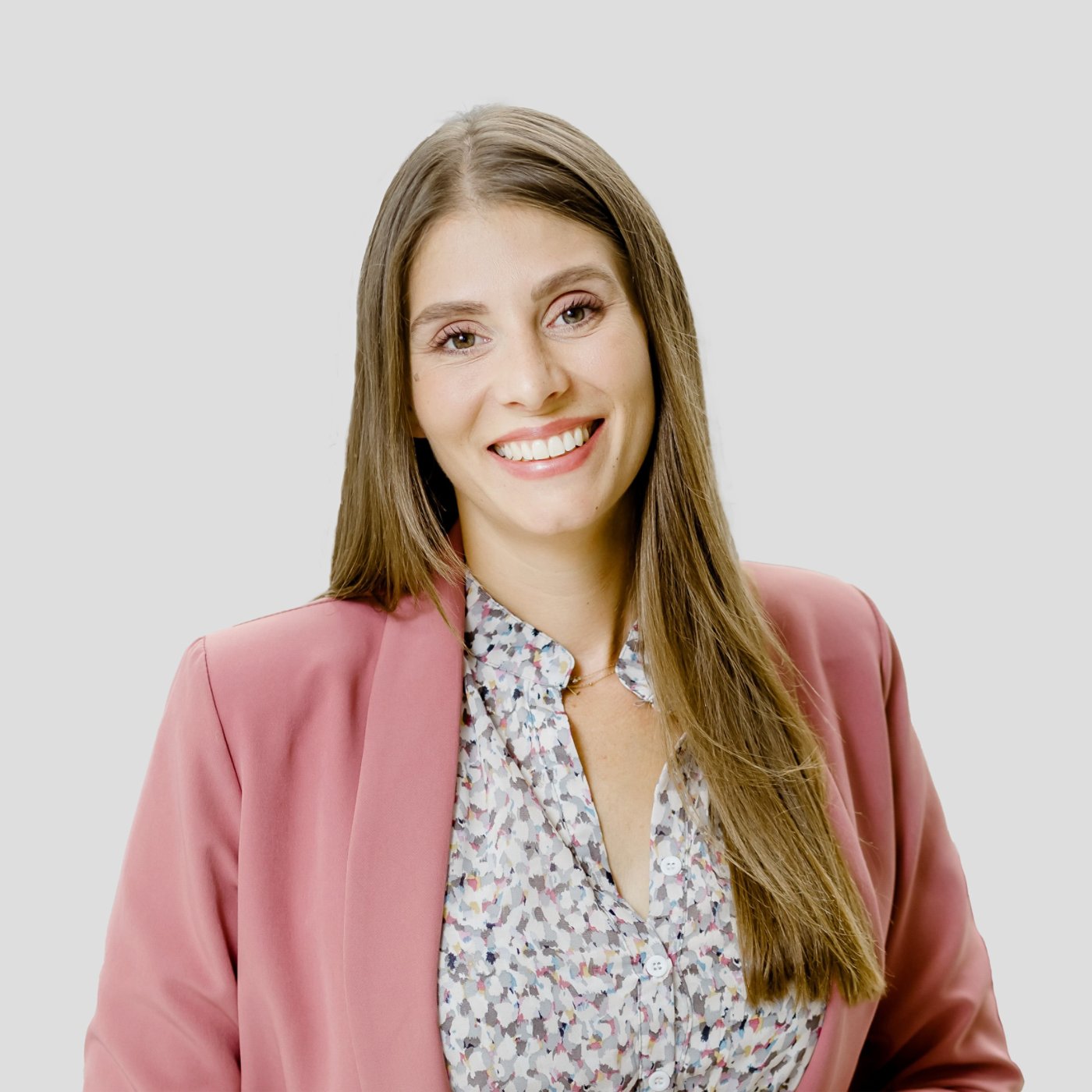 A headshot of Mo, an Associate Partner for Kyndryl Consult