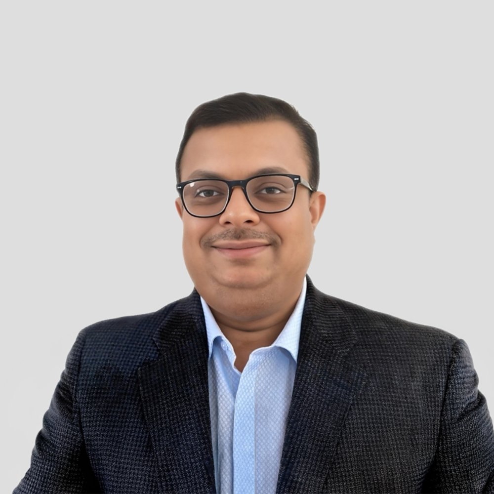 Niloy Sengupta portrait - 16x9 format