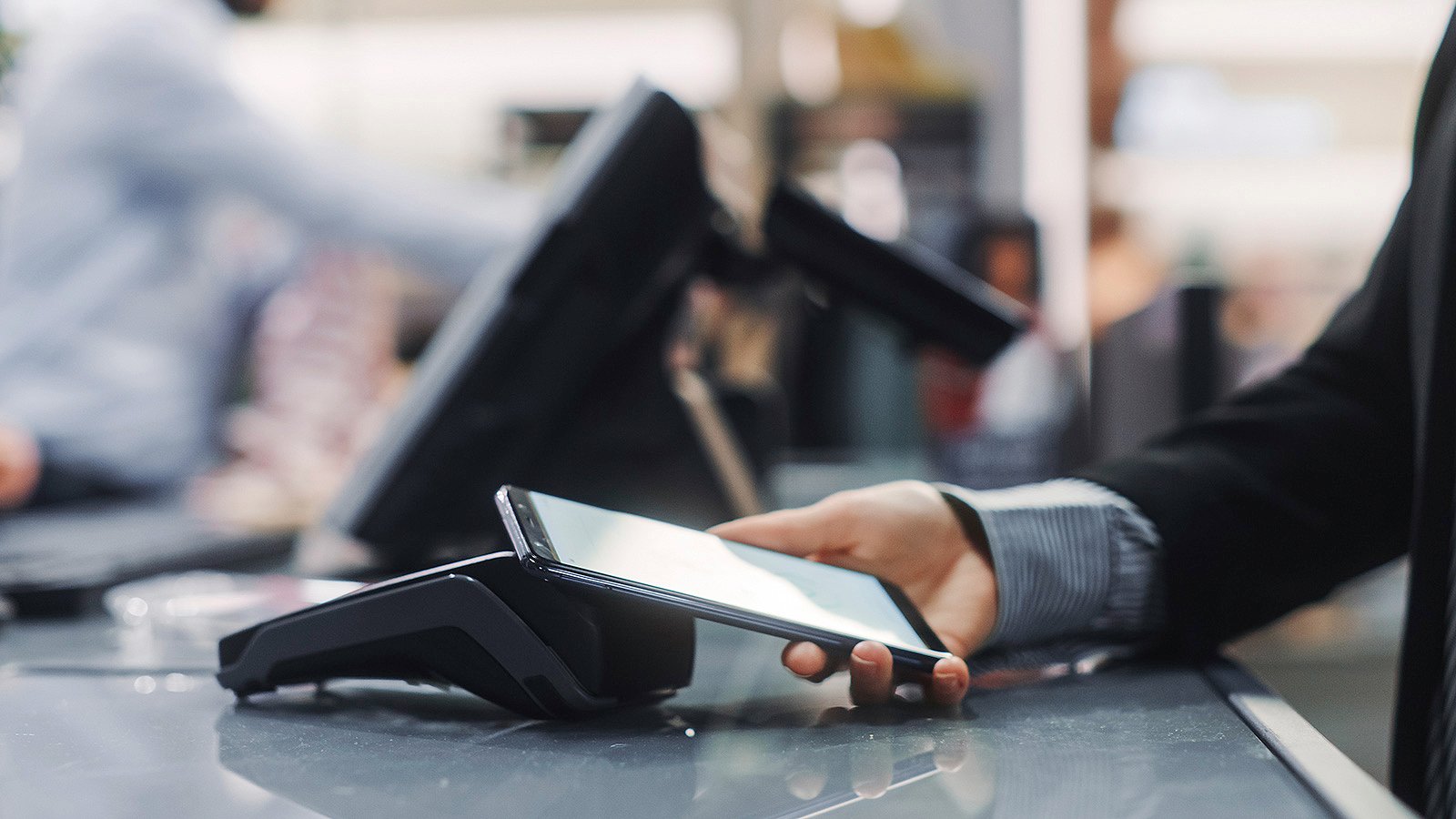 customer paying with phone