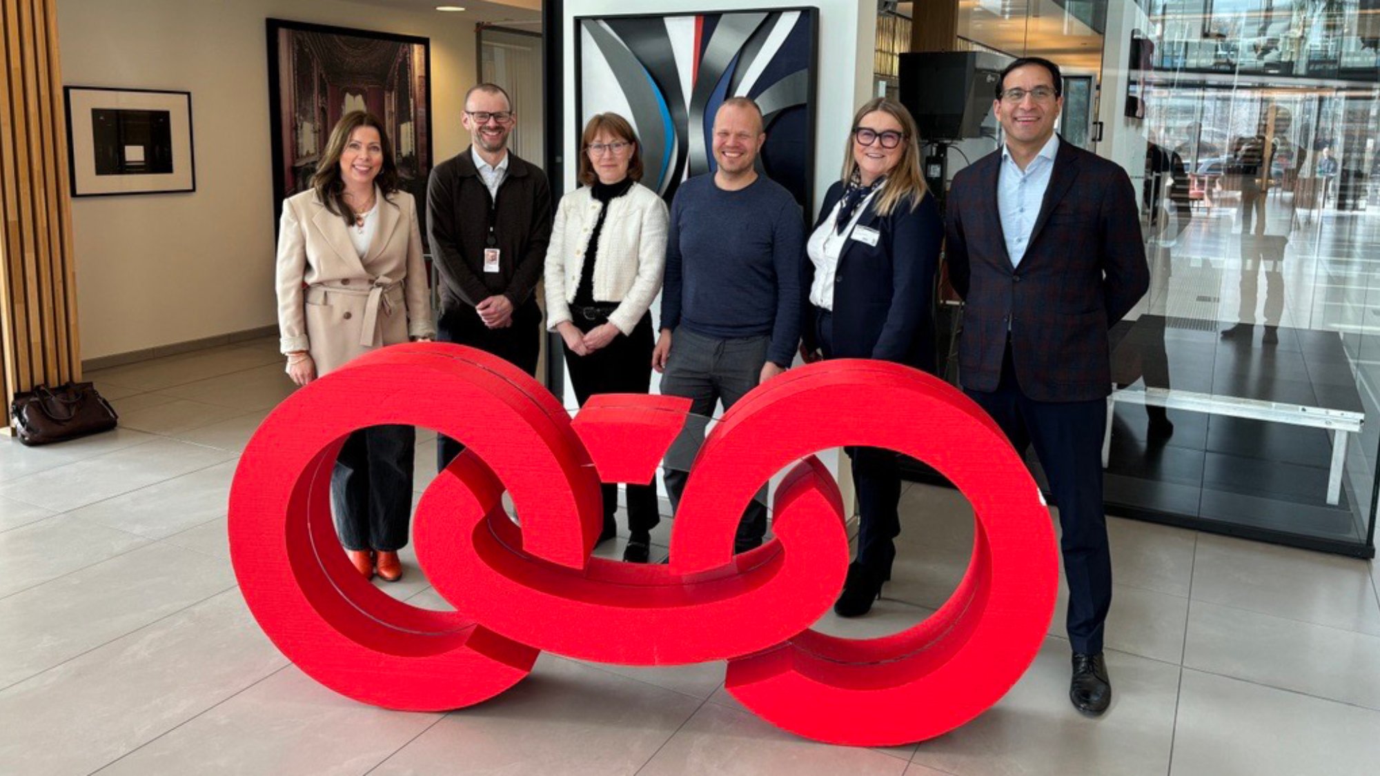 From left: Guro Sørensen, Consult Partner, Kyndryl; Daniel Björkman, Senior Vice President of Cloud & Security, Storebrand; Kristin Normann, Head of Strategy & Development, Corporate Market, Storebrand; John Kristian Sandvik, Senior Vice President of Digital Corporate, Storebrand; Beda Grahn, Managing Director, Kyndryl Nordics; Xerxes Cooper, President, Strategic Markets, Kyndryl.