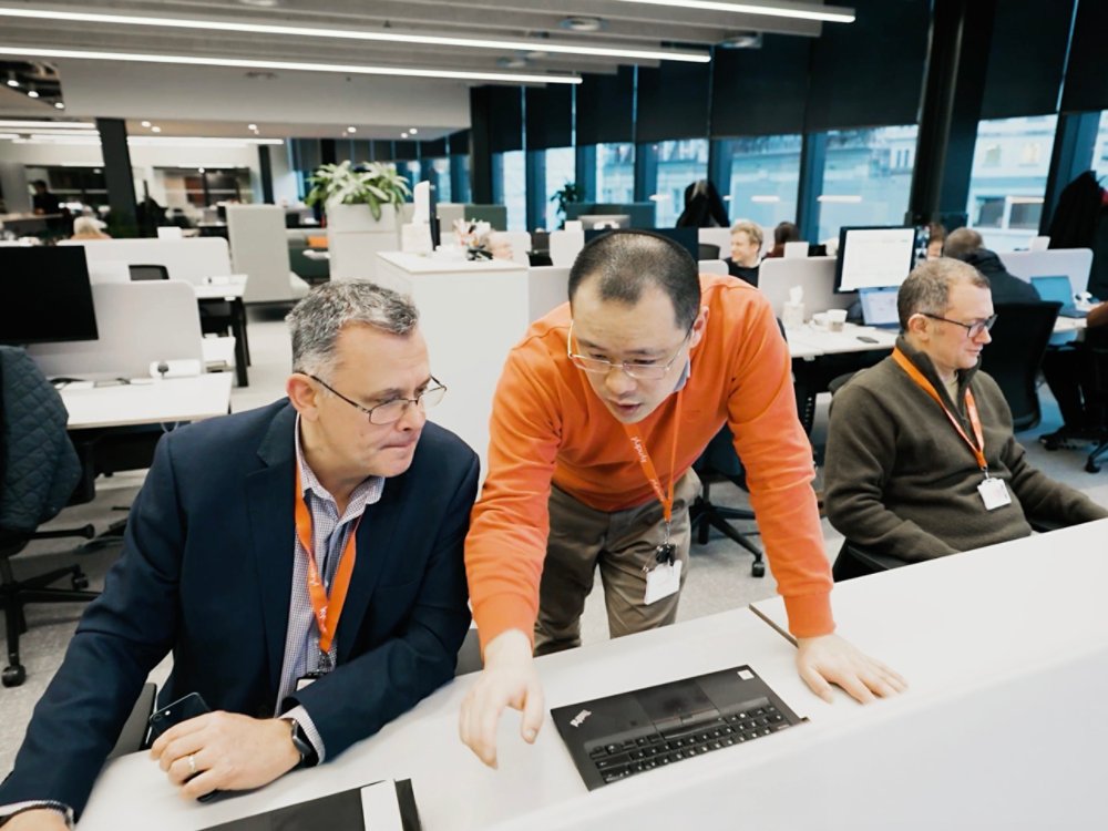 two-men-collaboration-meeting