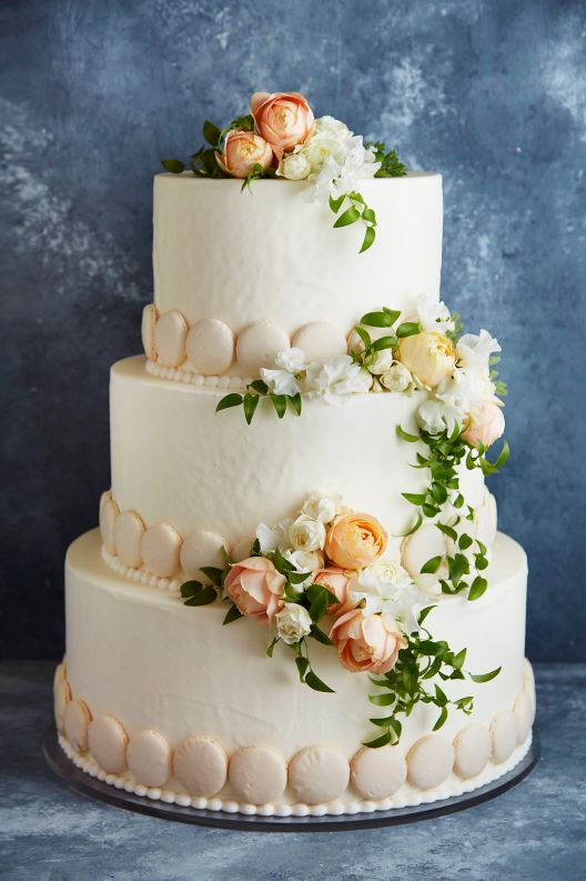 Three-tier wedding cake.