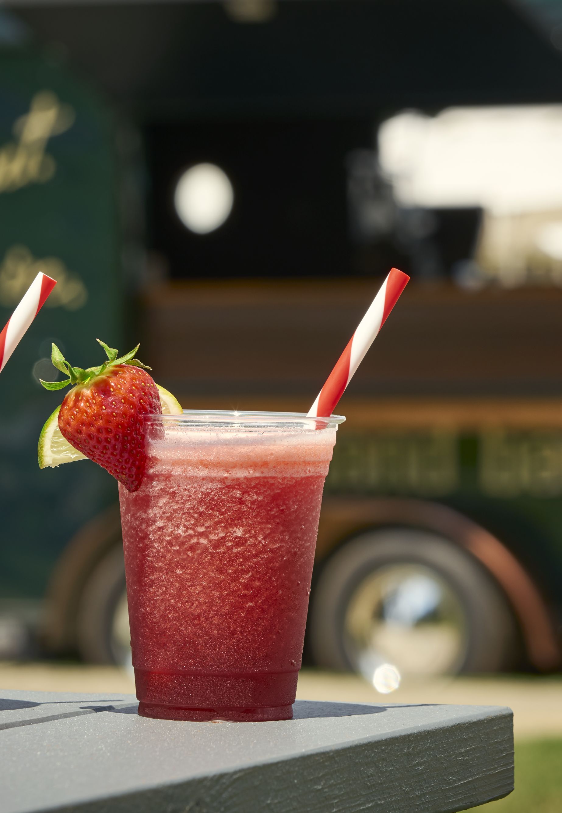 50631009-ahnrz_the_sand_bar_cocktails_0040