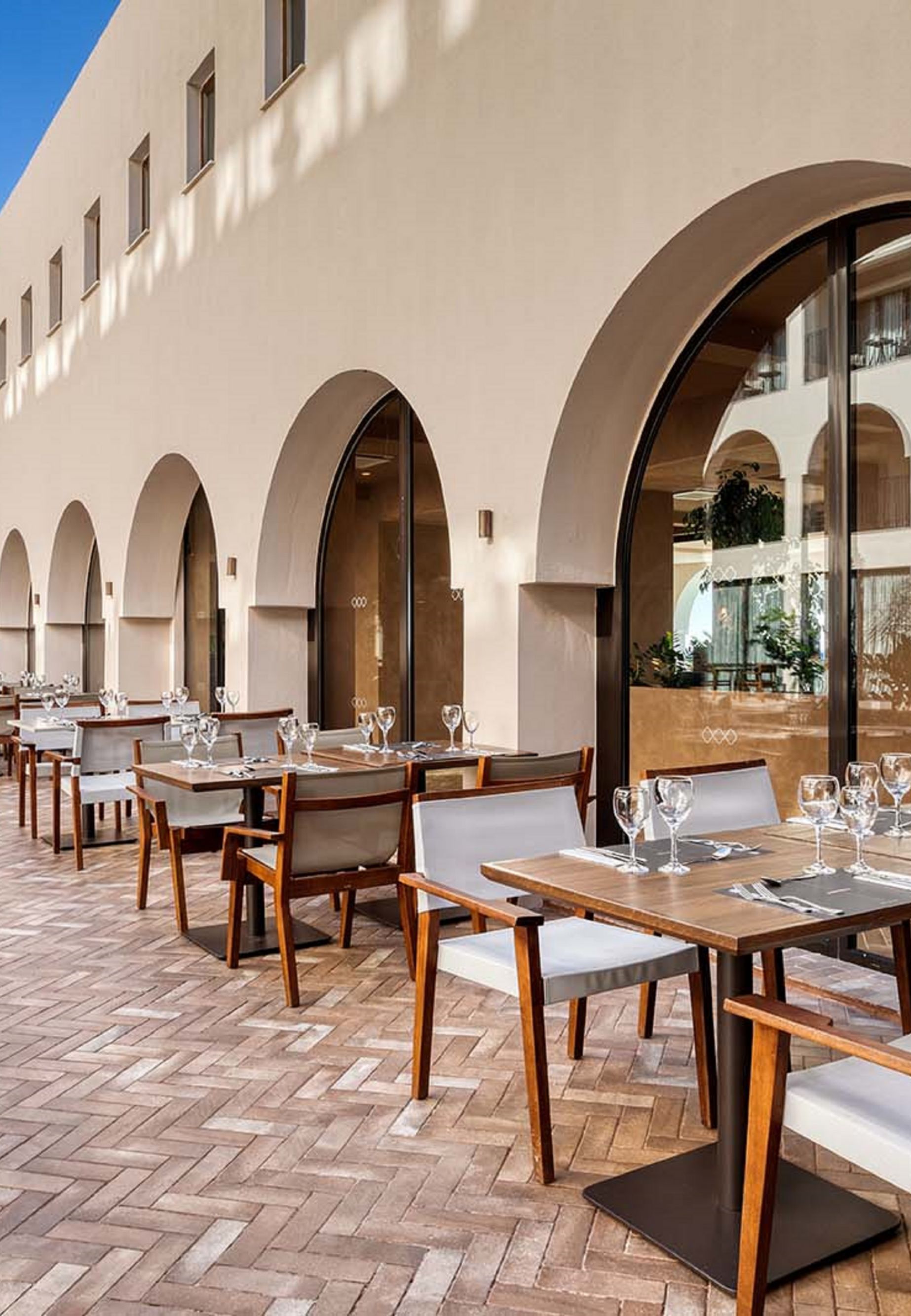 Agora Restaurant 15871