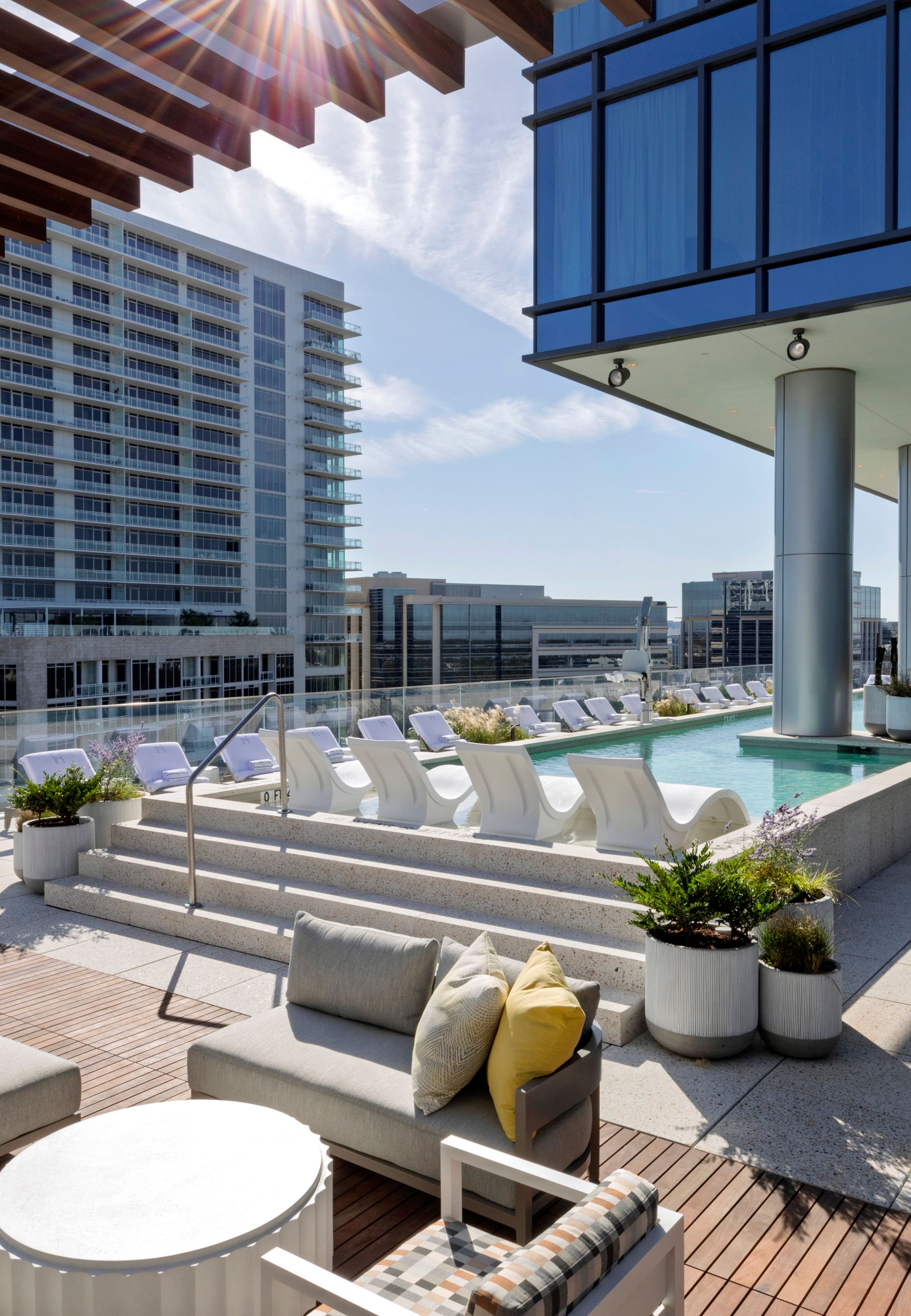 Hallparkhotel-Pool-DALOK