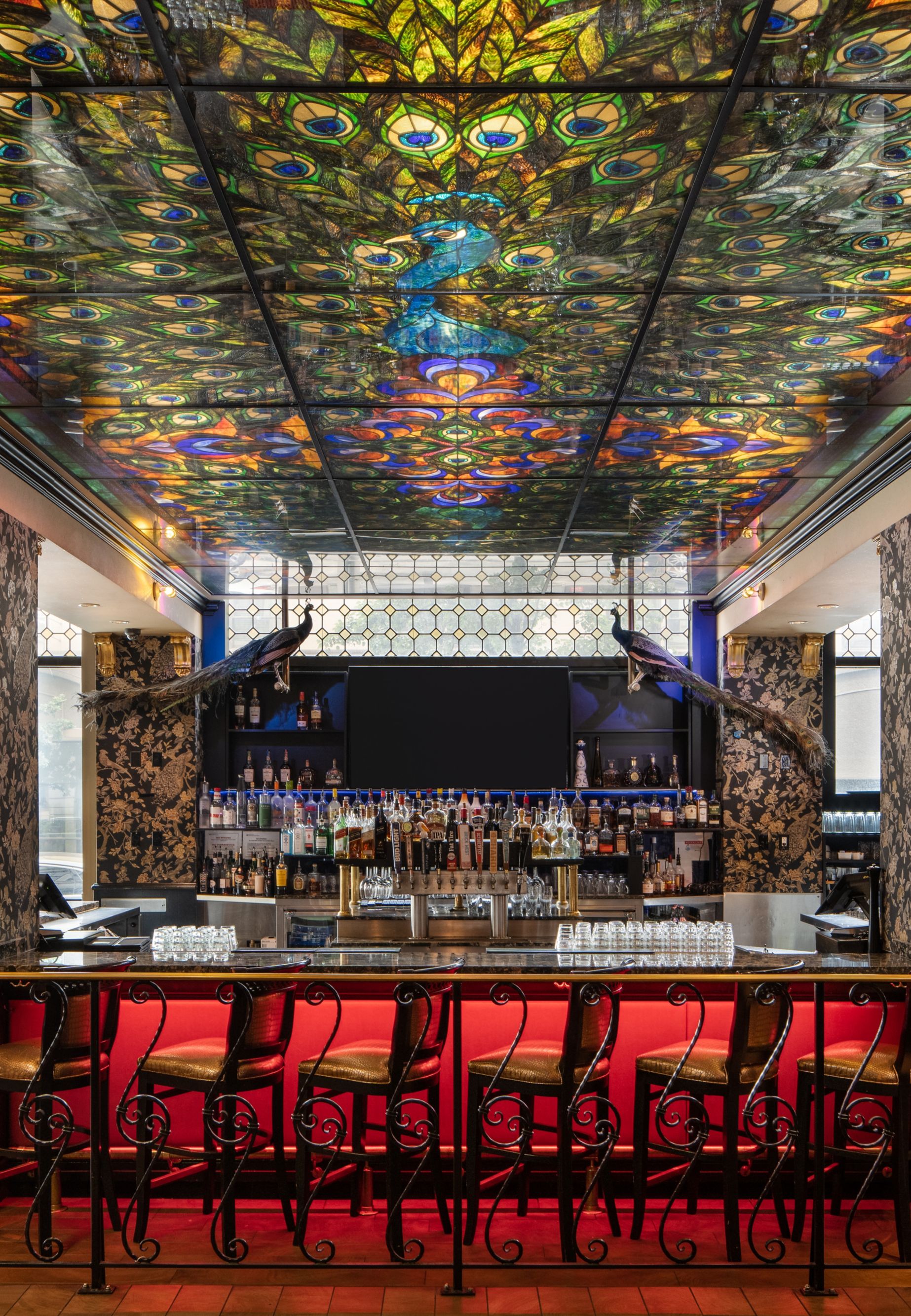 Peacock Lounge 13188