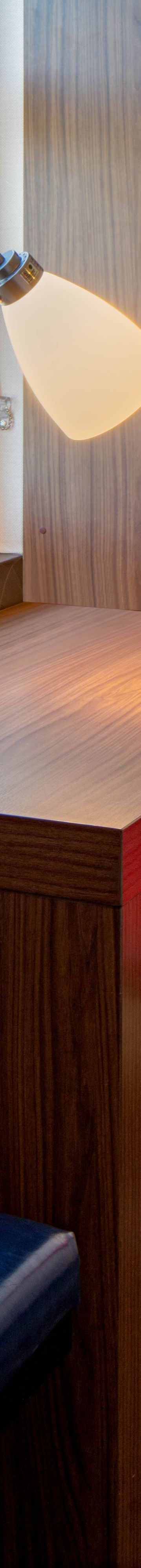 guestroom-desk-41390