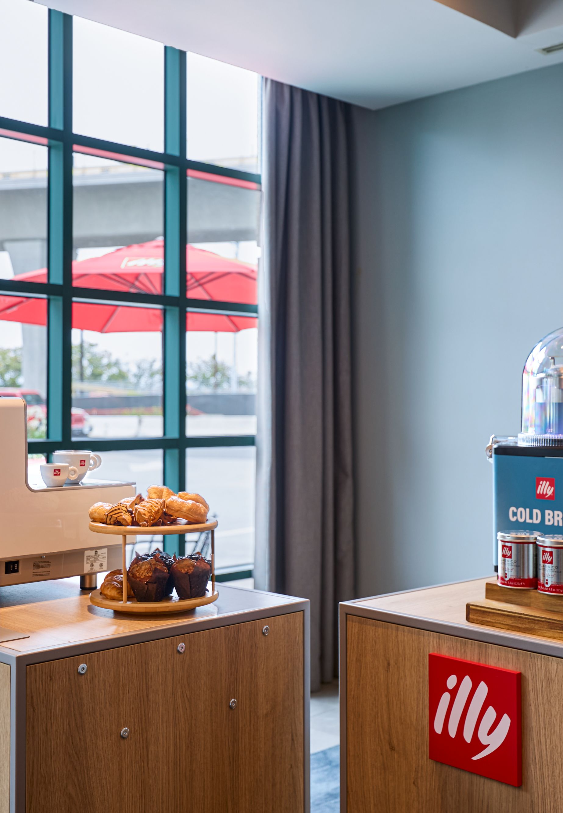 LAXRR illy Cafe 82261