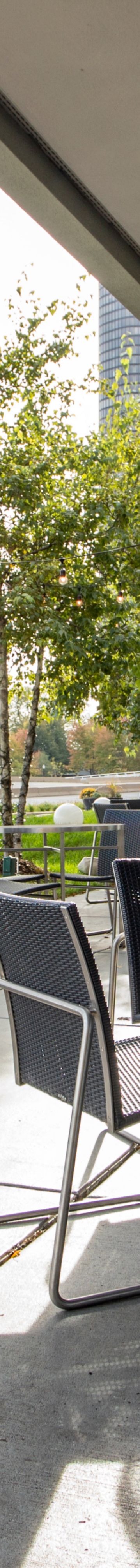 chiwh-restaurant-patio-1716