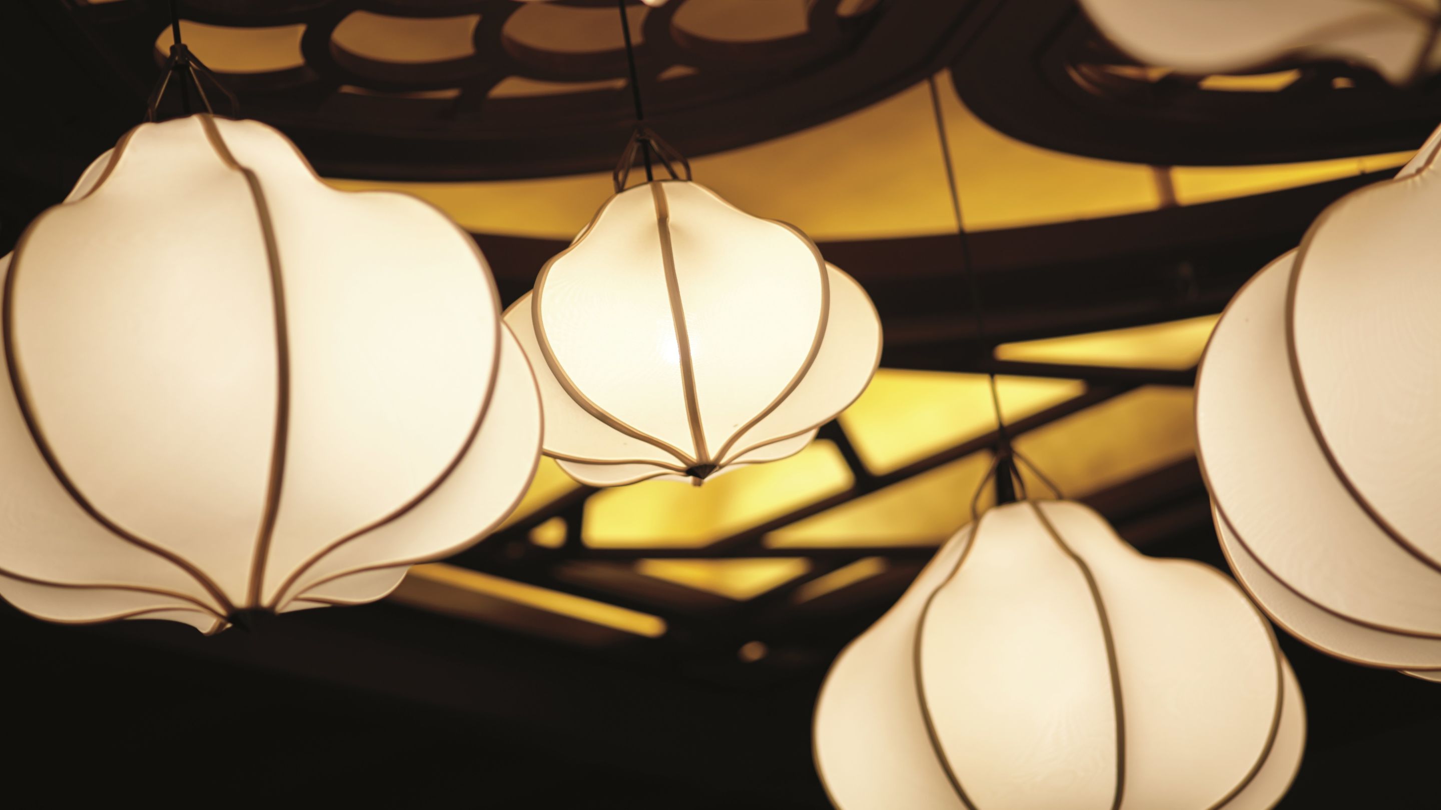 Li Xuan - artful detail multiple lamps