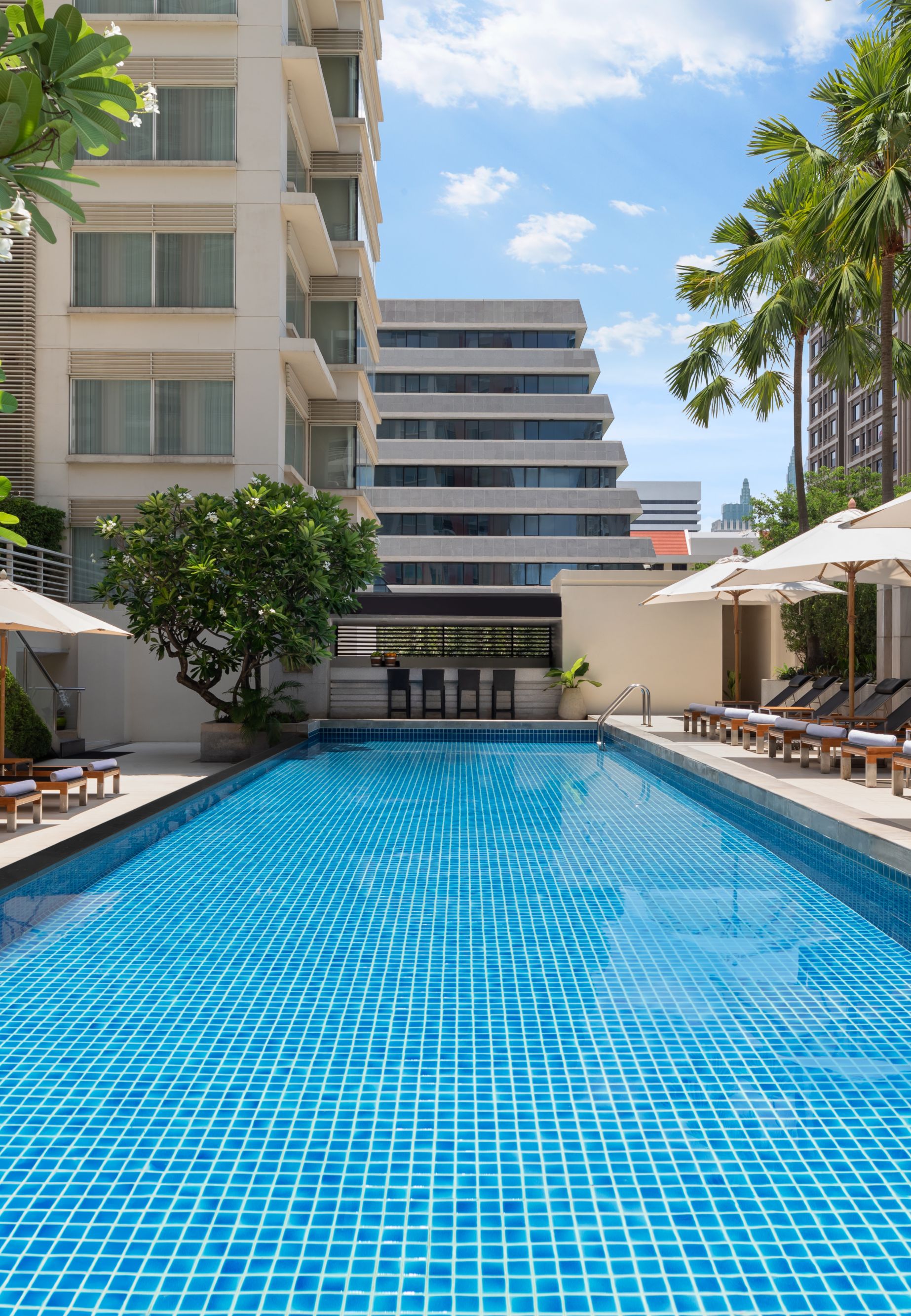 SwimmingPool_PoolBar11536