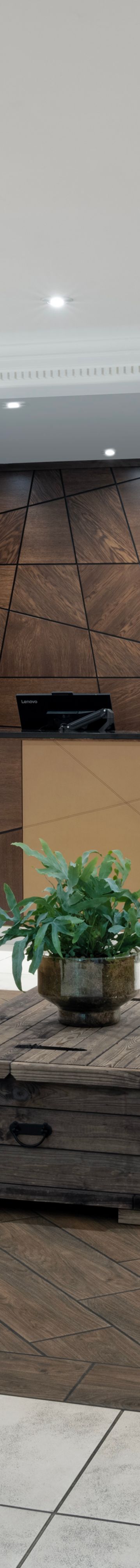 Lobby Front Desk 10226