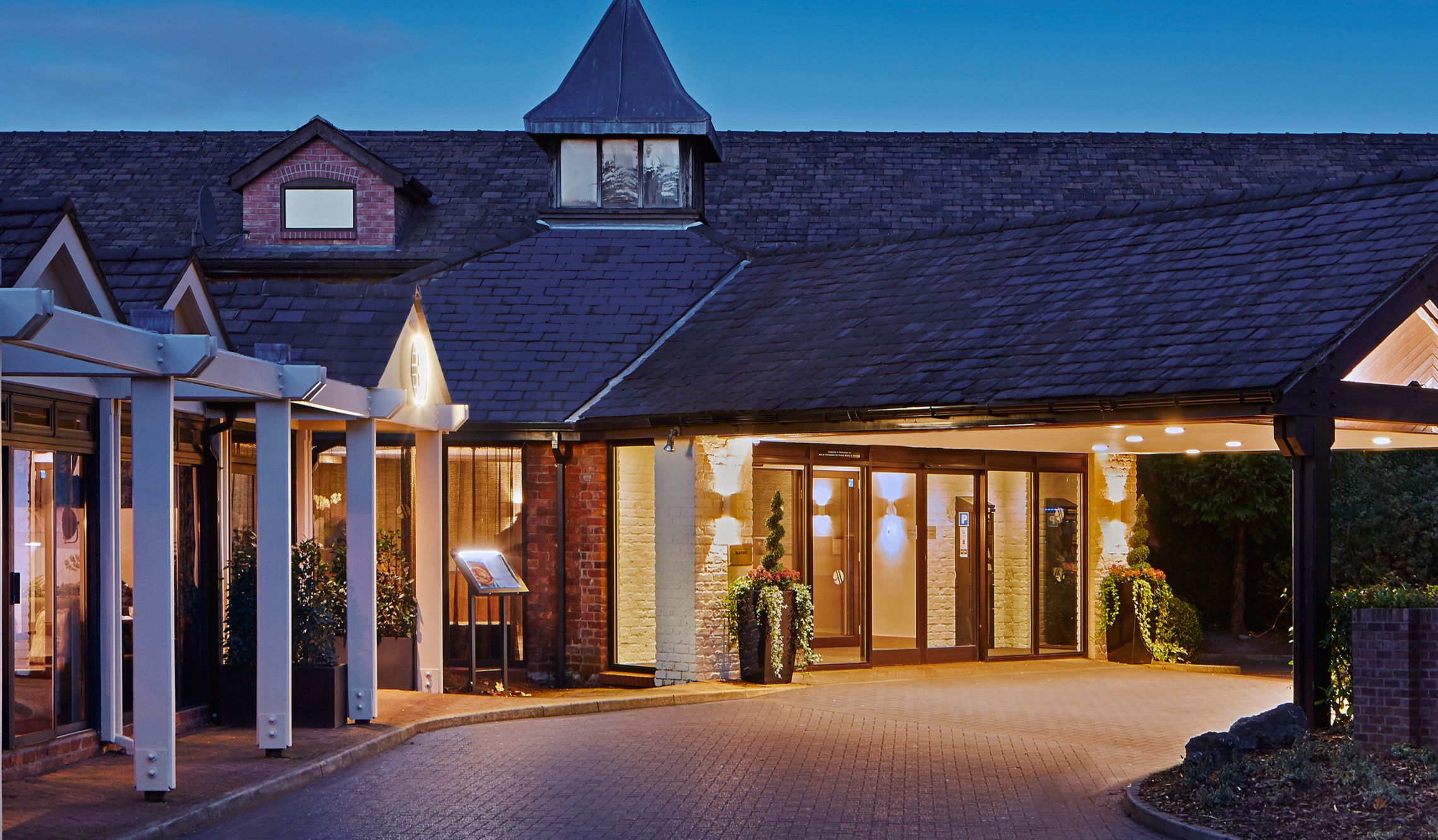 Park & Fly Hotel Manchester | Delta Hotels by Marriott Manchester Airport