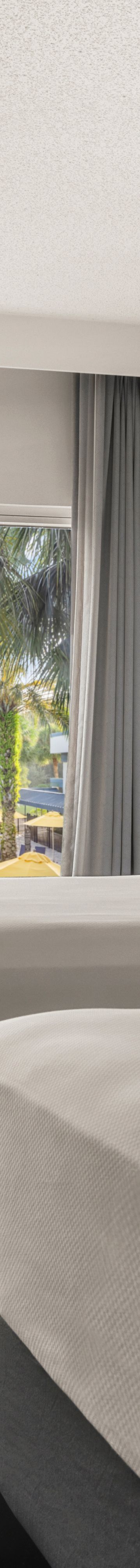 Two Queens Bedroom-19651