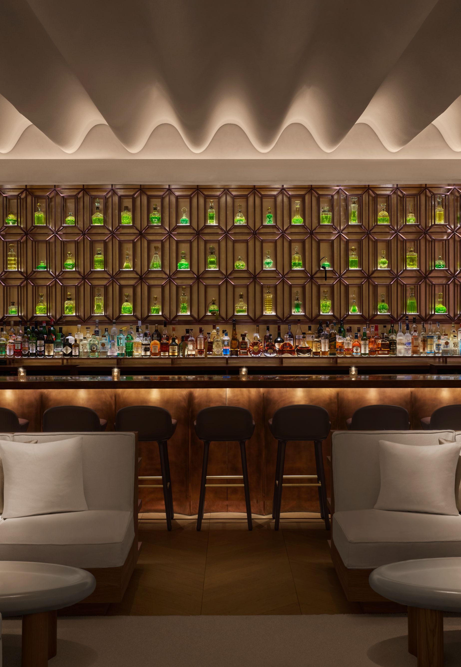 Lobby Bar 17566