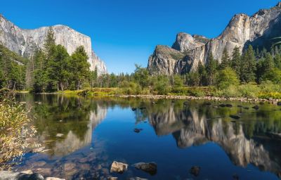 River and mountains in Yosemite National Park