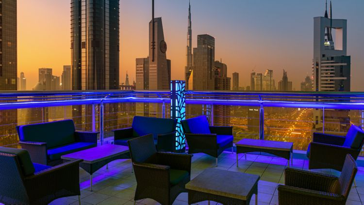Level 43 Sky Lounge – Blick auf Burj Khalifa