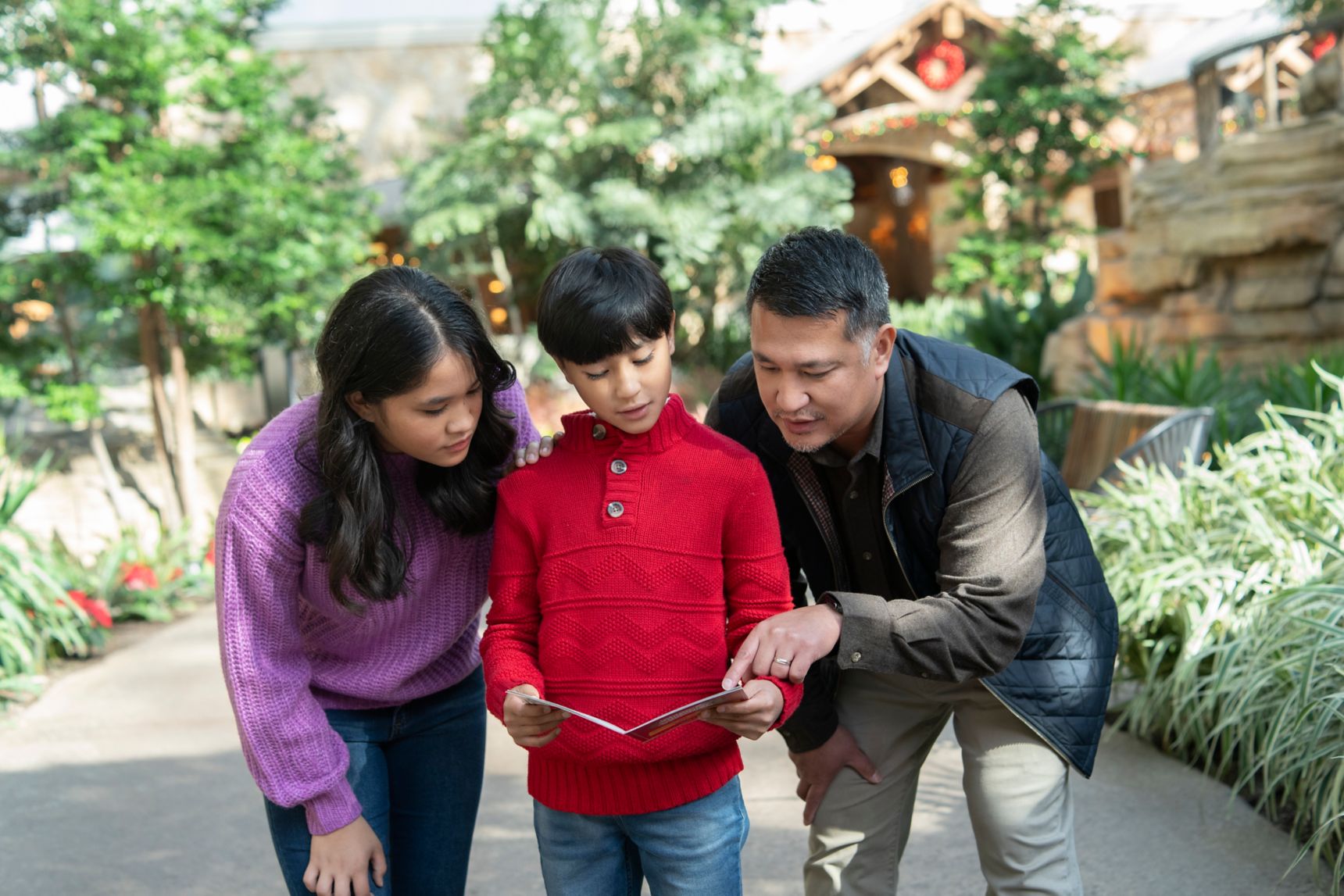 Spring-A-Long Scavenger Hunt, a spring activity for kids at Gaylord National Resort in National Harbor. Photo Credit Gaylord National Resort