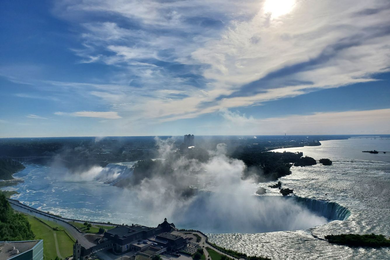 Hotel View of Niagara Falls. Bleu7.com
