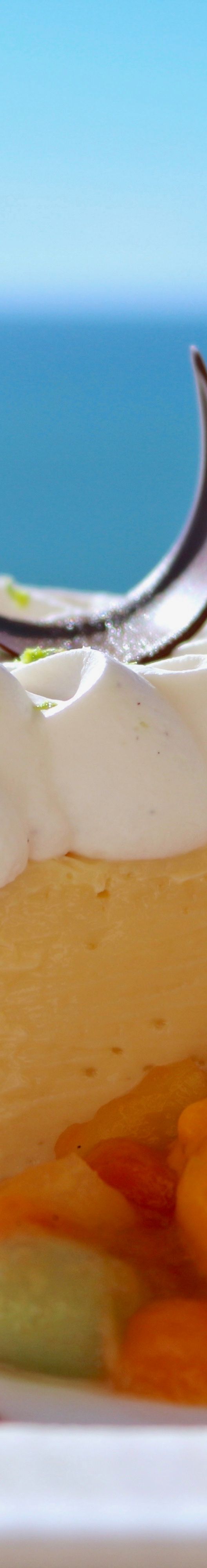 A slice of key lime pie.