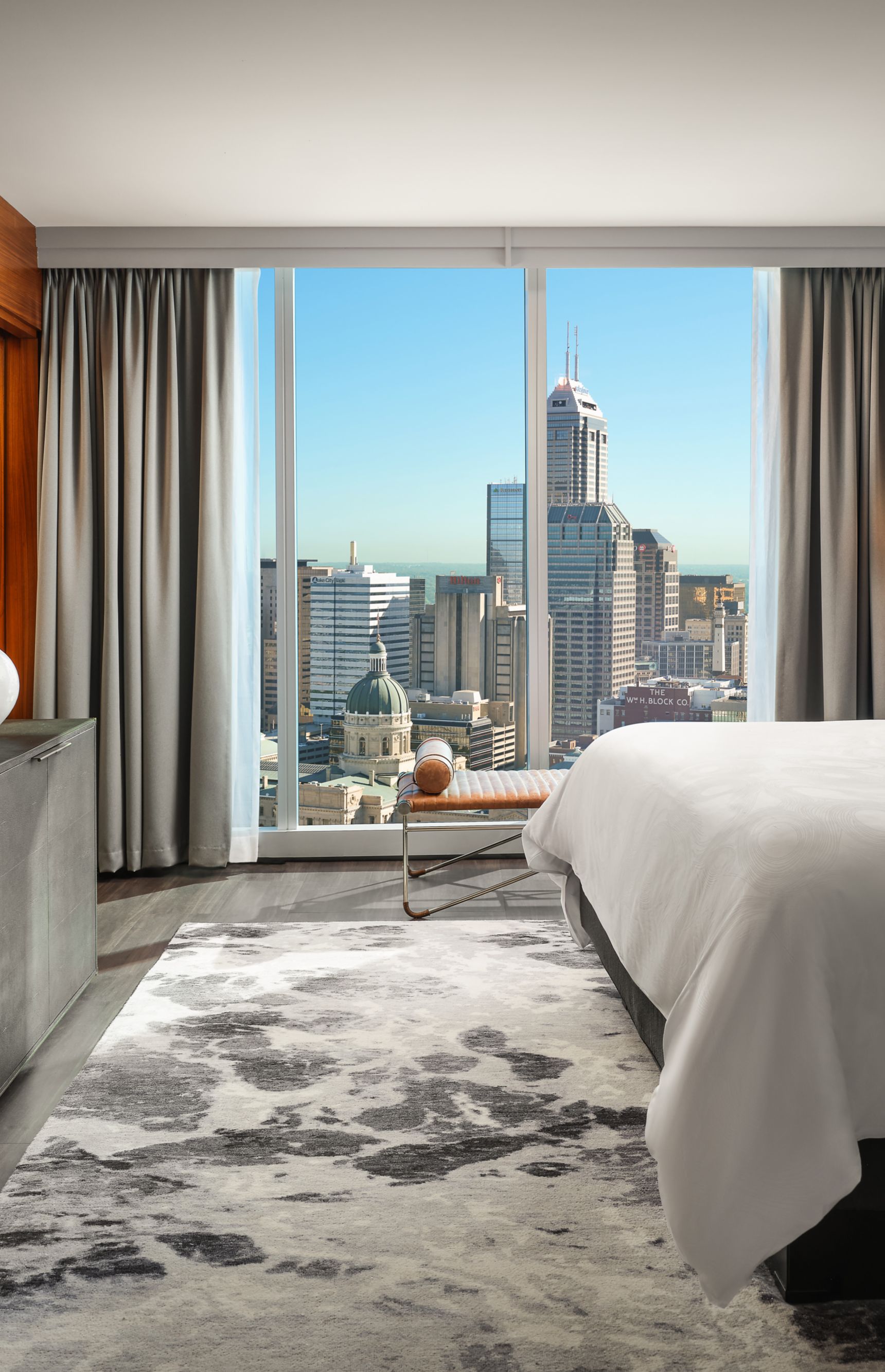 Luxury Rooms & Hotel Suites in Downtown Indianapolis JW Marriott