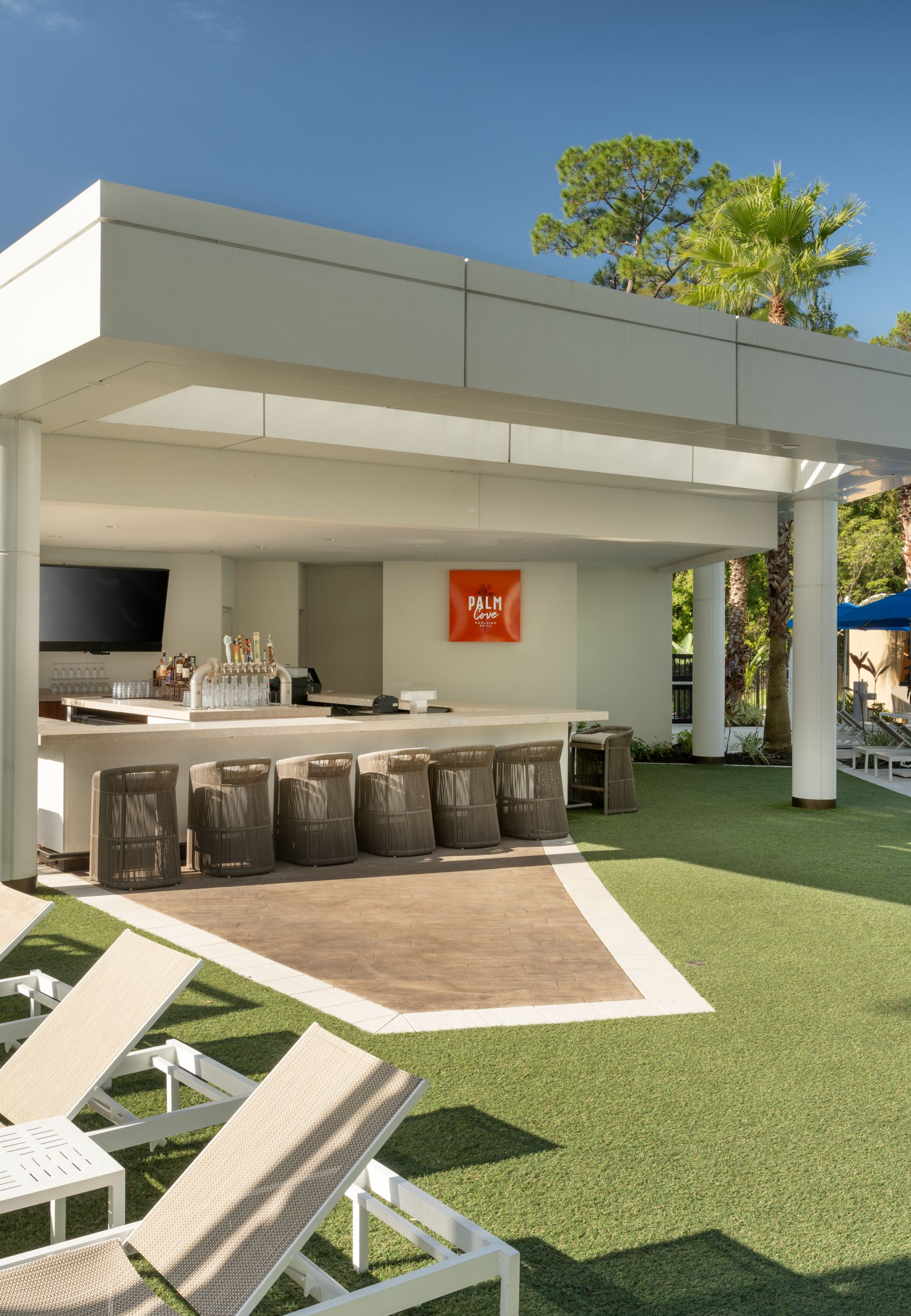 JW_MCOJB_PalmCovePoolBar