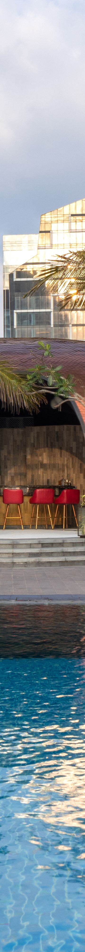 Level 4 infinity pool