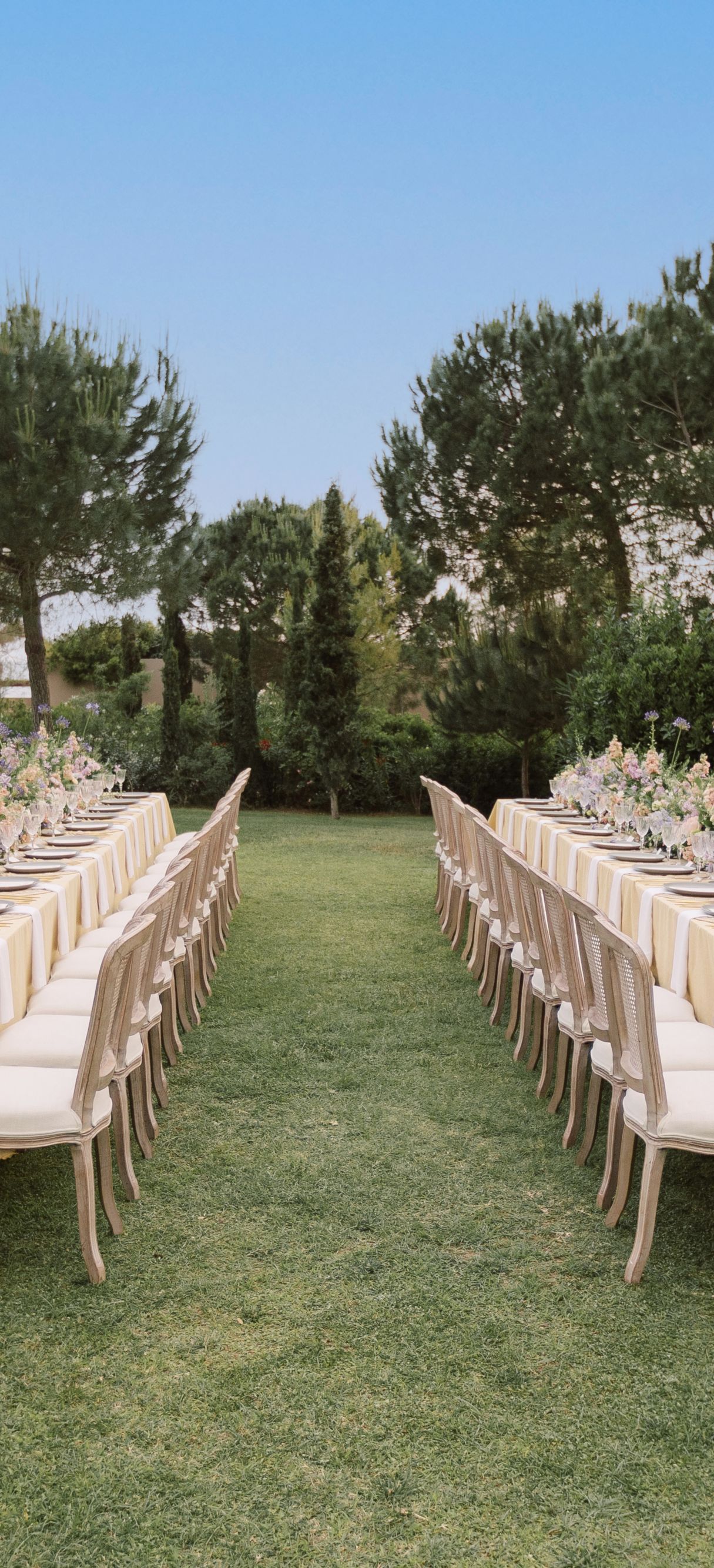 Outdoor wedding dinner tables