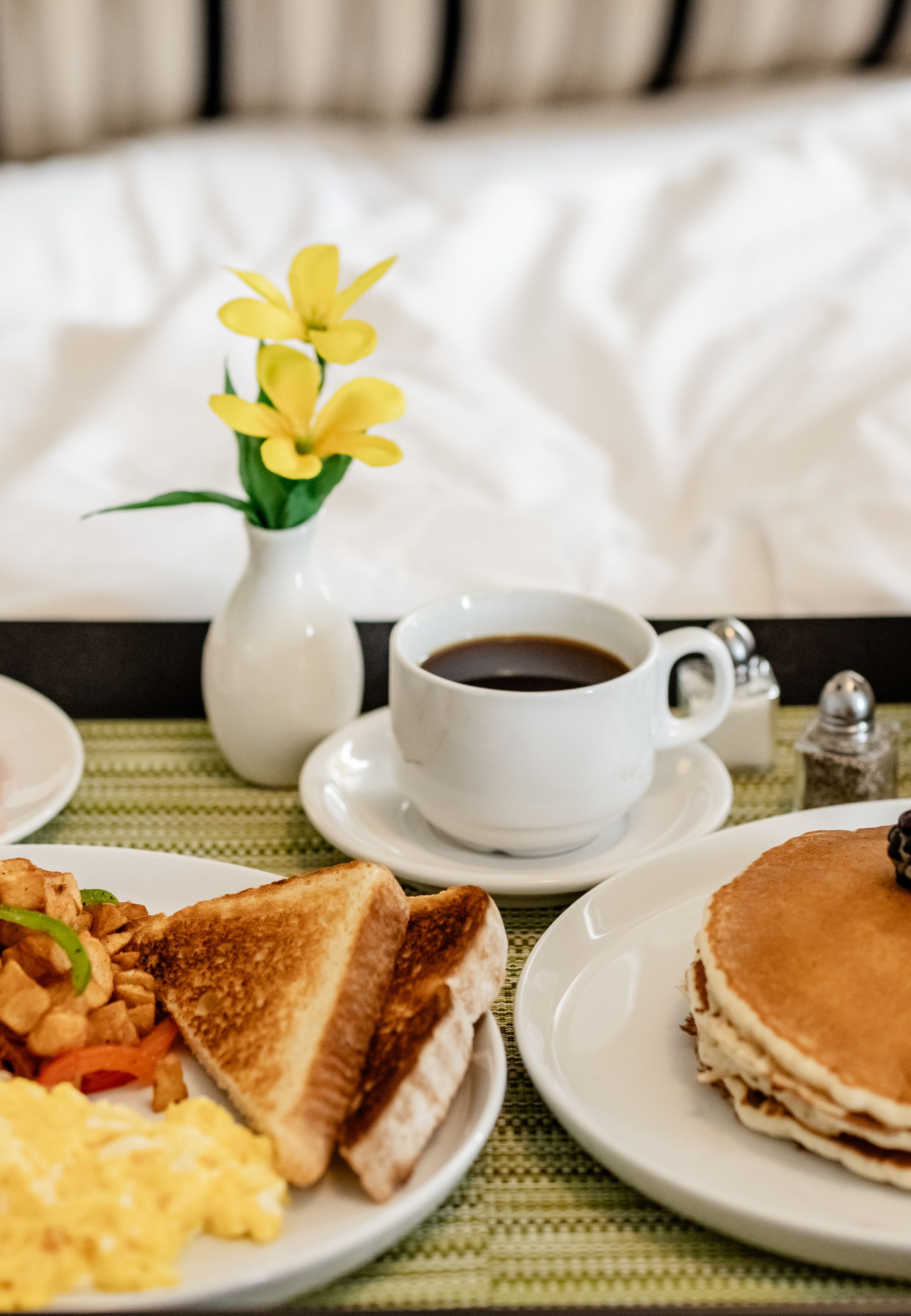 in-room-dining-26616