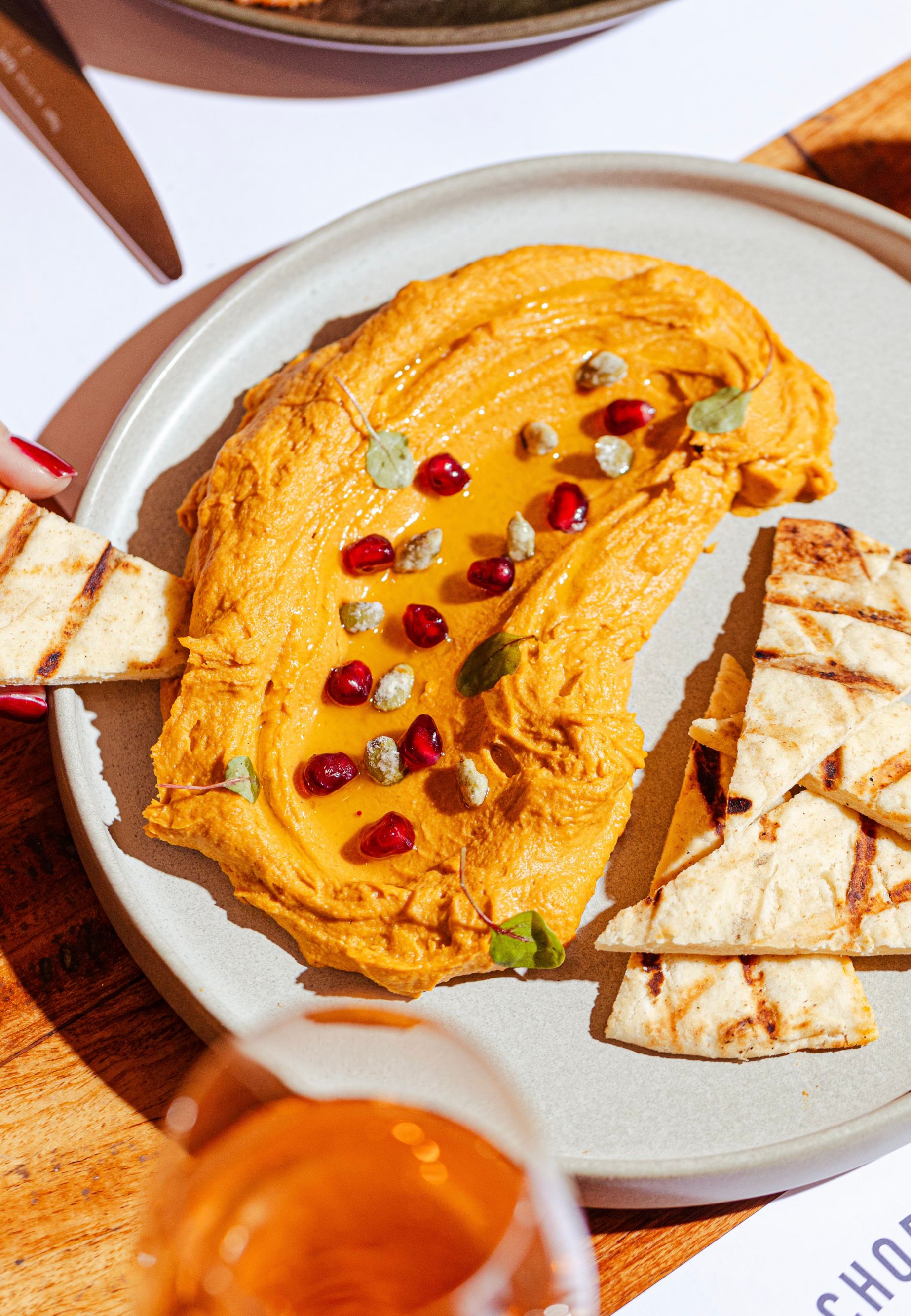 Hummus with pita 40518