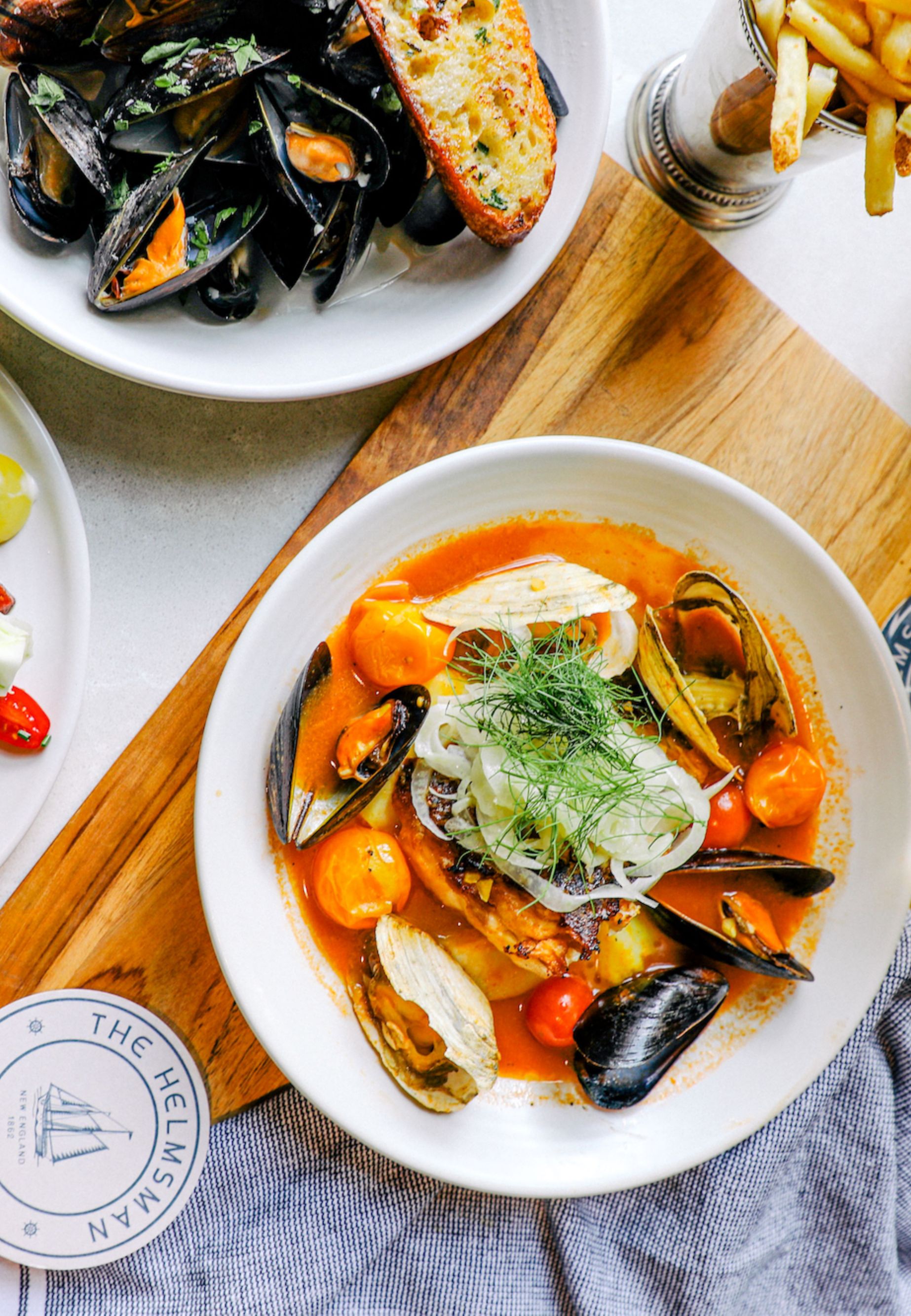 The Helmsman Kitchen & Bar - Cuisine