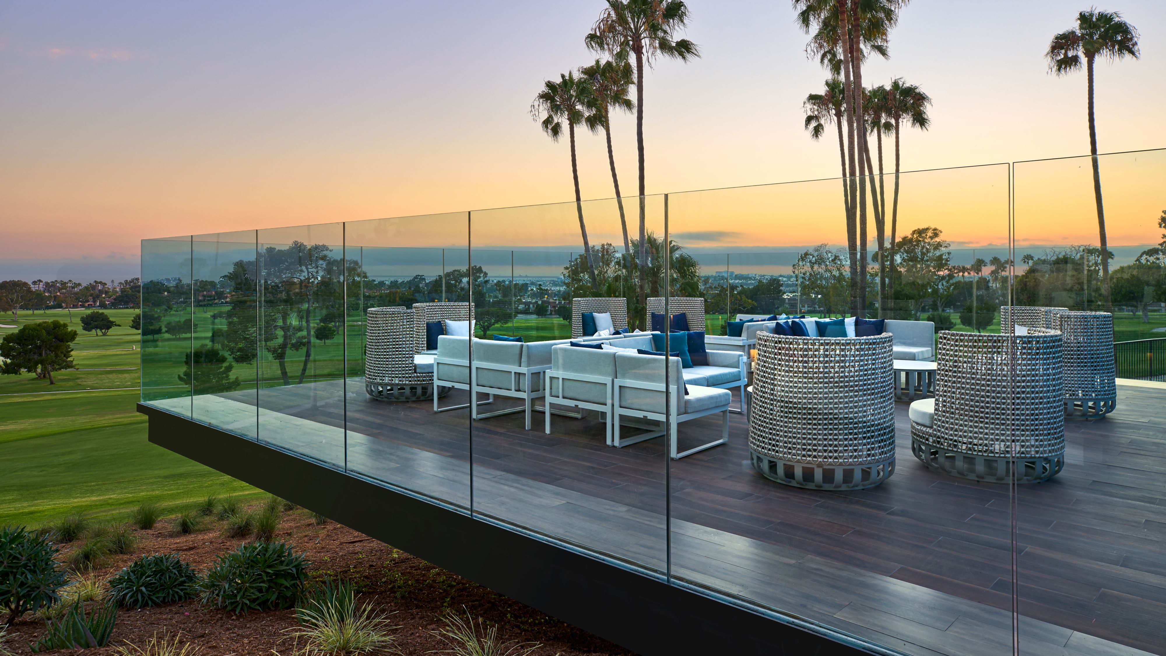 Newport Beach Hotels |VEA Newport Beach, A Marriott Resort & Spa