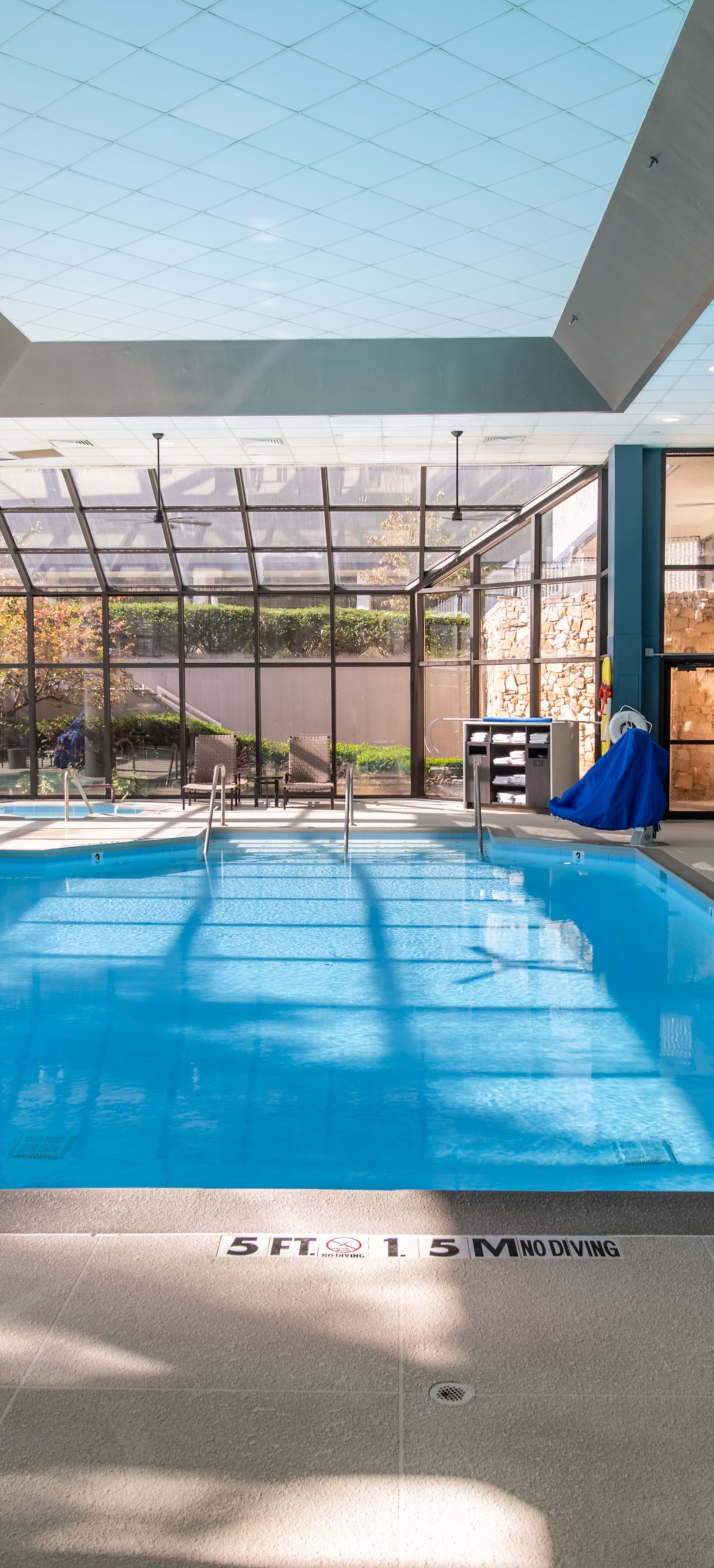 lexington va hotels with indoor pool