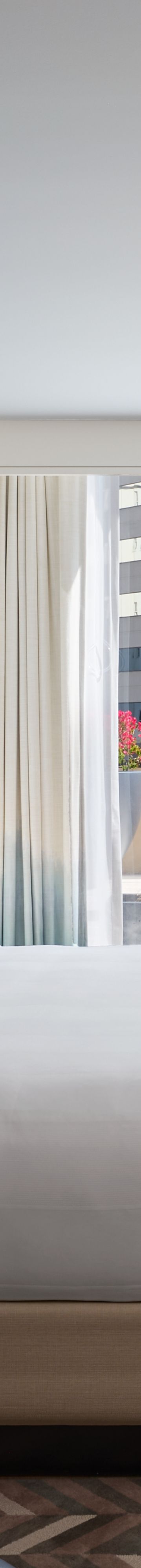 poolside_suite_bed 16217