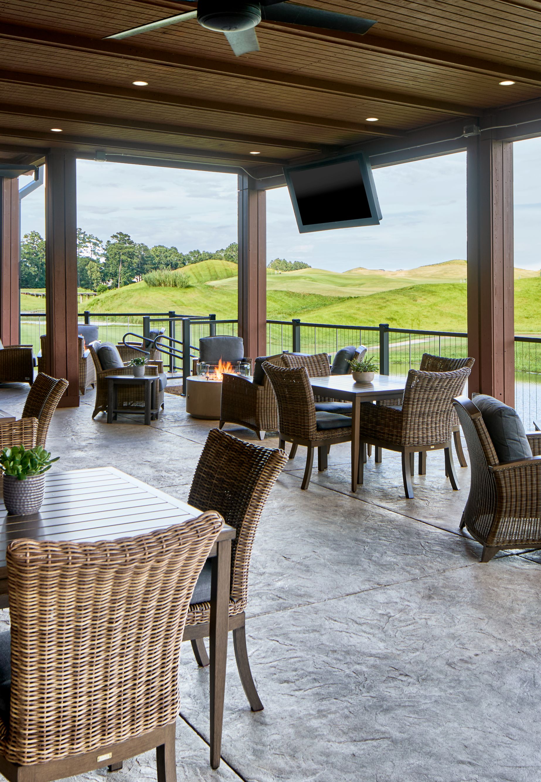 Oak Tavern - West 18772