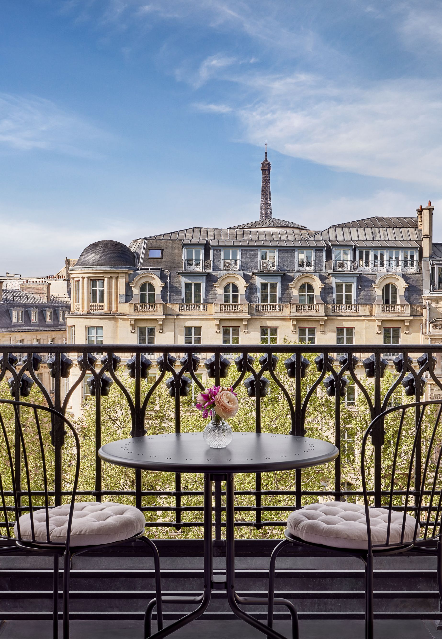 21 Dreamy Paris Hotels With A View Of The Eiffel Tower - Follow Me Away