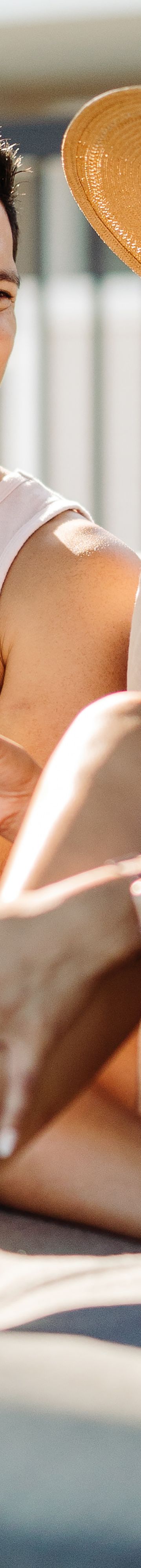 drinks-by-the-pool-23677