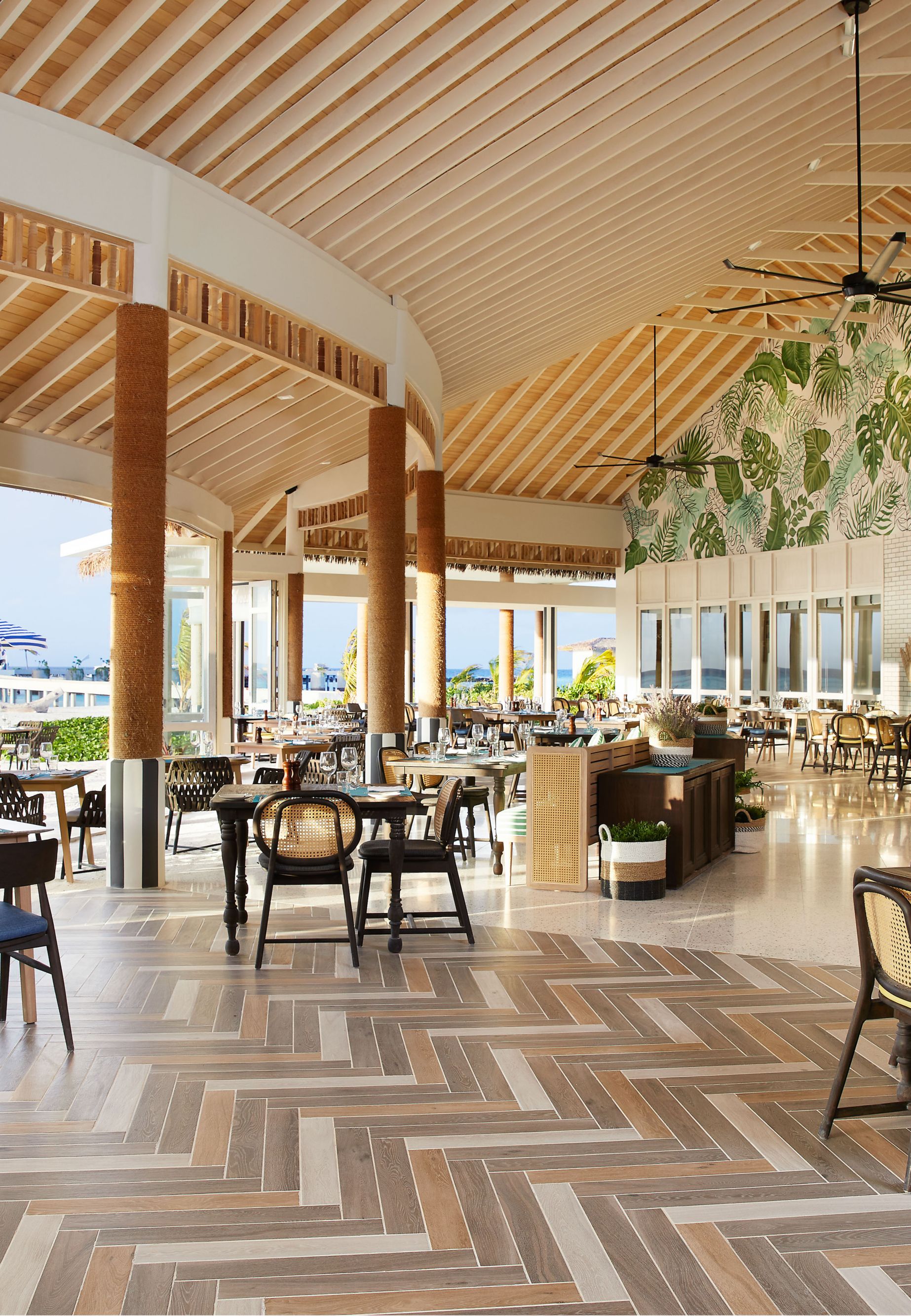 Restaurant interior 26583