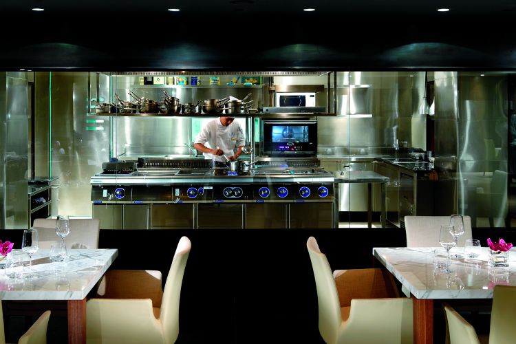 Open show kitchen to watch chefs at work in Primavera