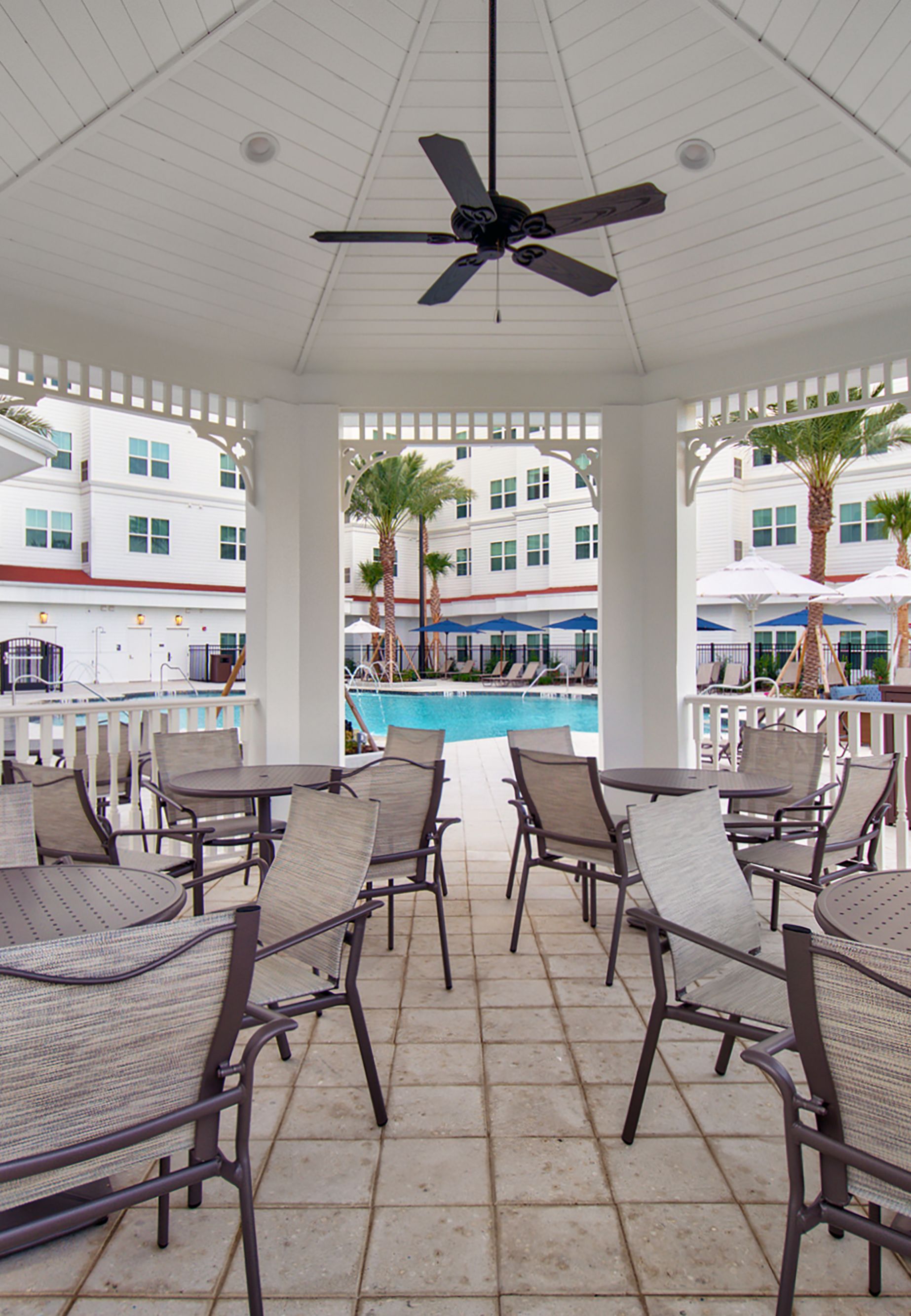 gazebo-dining-27506