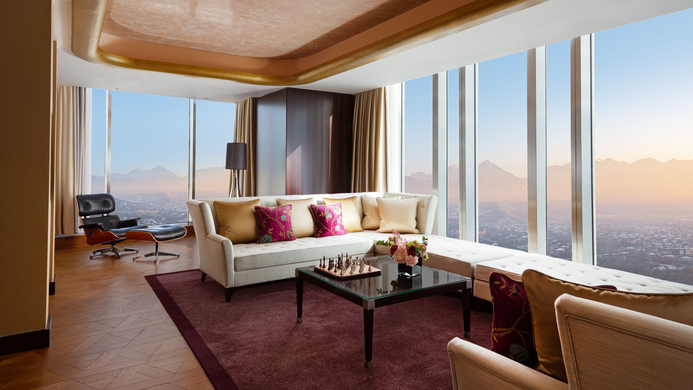 The Ritz-Carlton, Almaty, Living room