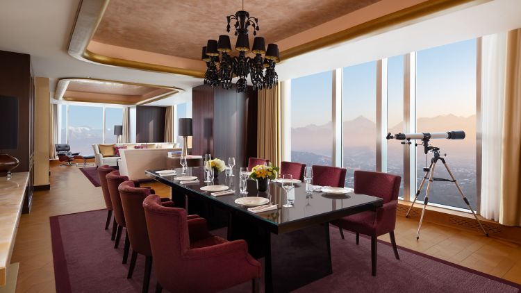 Dining room, panoramic windows, mountain view