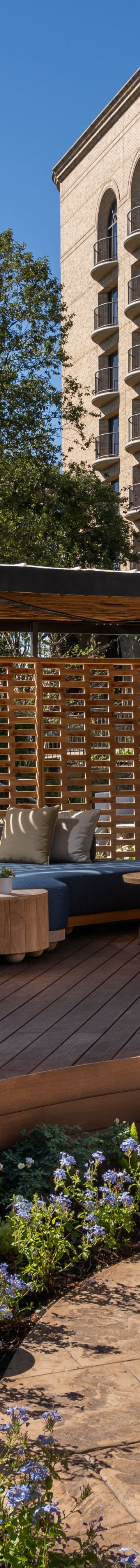 pool-cabanas-10751