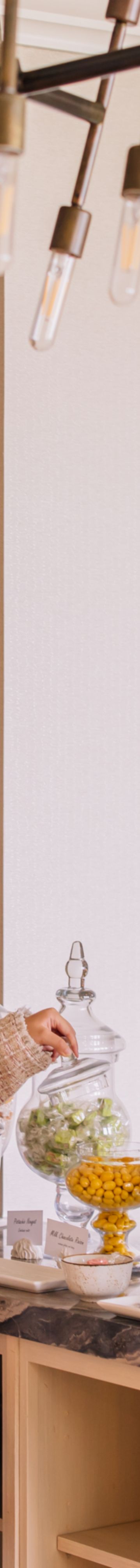 club-lounge-candy-corner